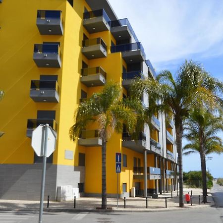 Apartamento Frente Ao Mar Com Piscina De Agua Salgada Куартейра Екстериор снимка