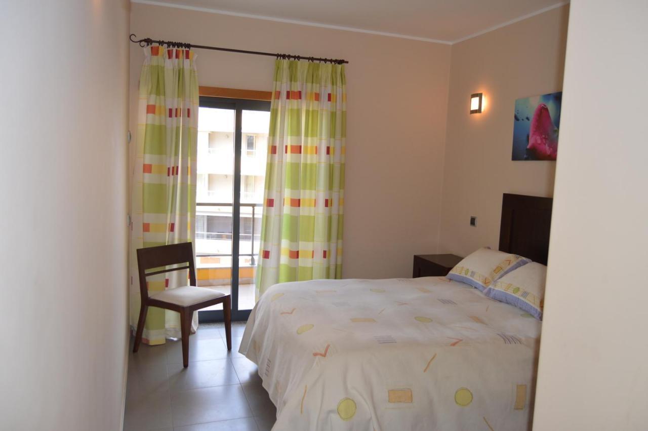 Apartamento Frente Ao Mar Com Piscina De Agua Salgada Куартейра Екстериор снимка