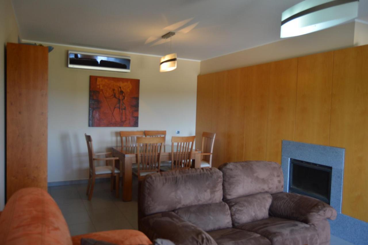 Apartamento Frente Ao Mar Com Piscina De Agua Salgada Куартейра Екстериор снимка