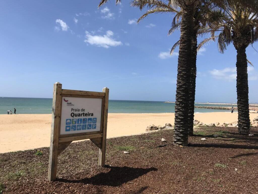 Apartamento Frente Ao Mar Com Piscina De Agua Salgada Куартейра Екстериор снимка